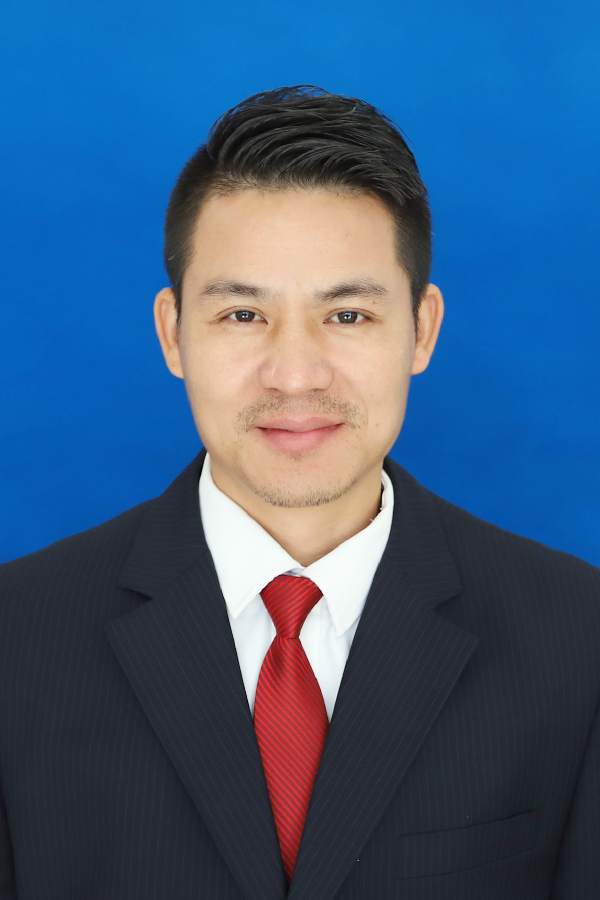 执行会长：曾名灵